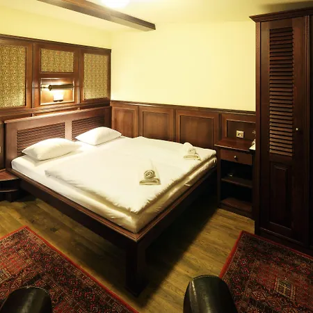 قارب ماتيلدا بوتيل 4*