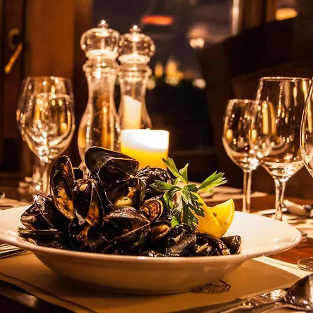 Boat Matylda Ботель Прага