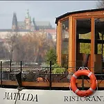 Boat Matylda Hotel en barco Praga
