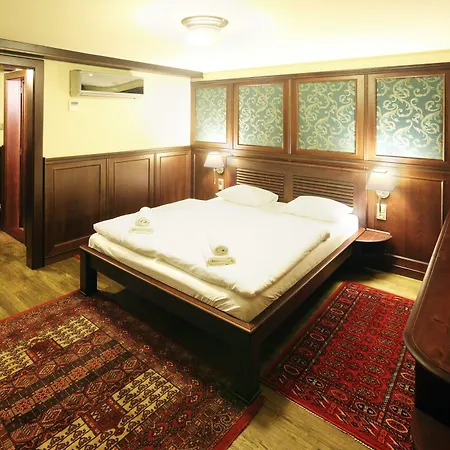 Boat Matylda Botel 4*